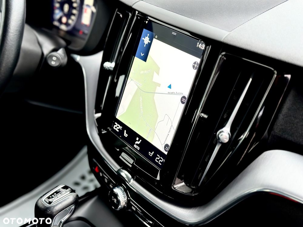 Volvo XC 60 D4 Momentum Pro - 35