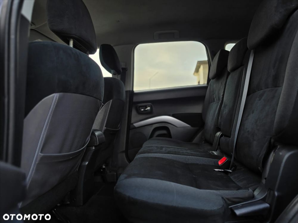 Mitsubishi Outlander - 17