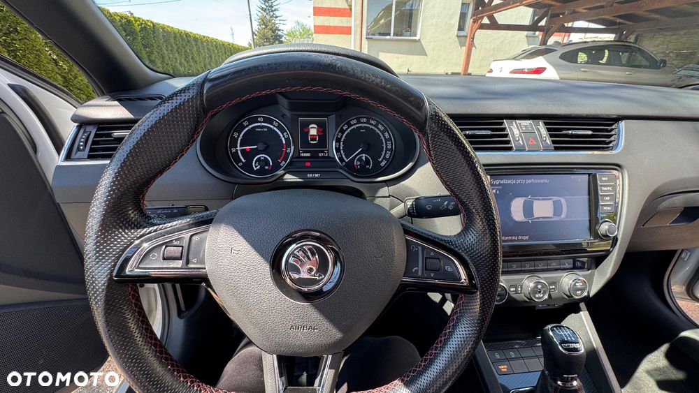 Skoda Octavia 2.0 TSI RS - 12