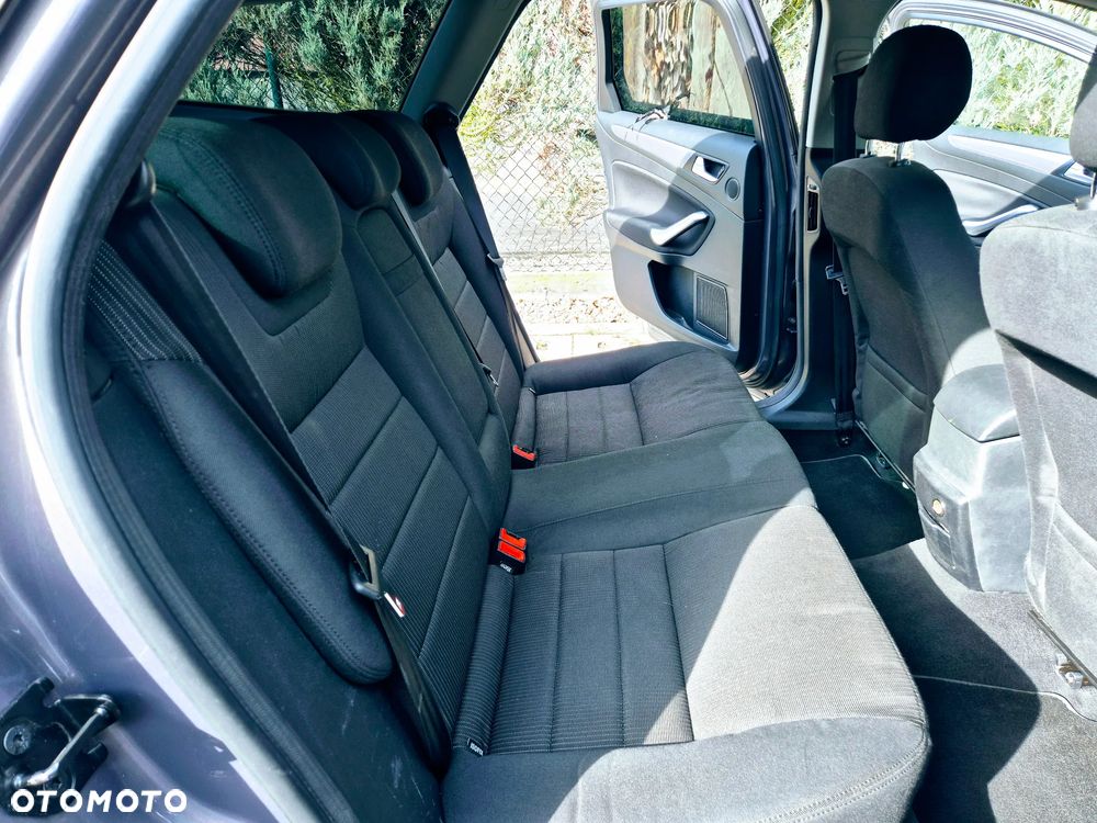 Ford Mondeo - 8