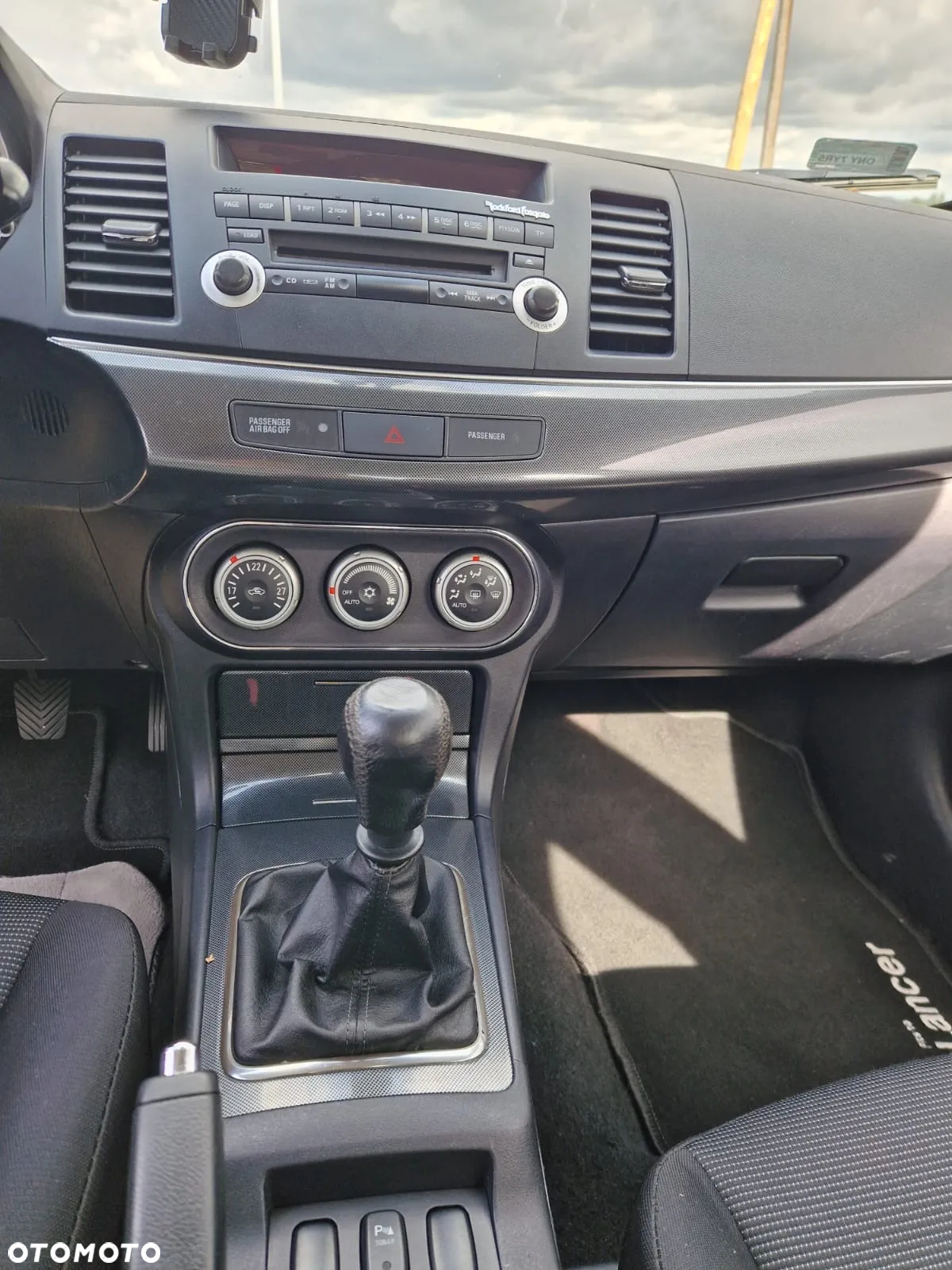 Mitsubishi Lancer - 10