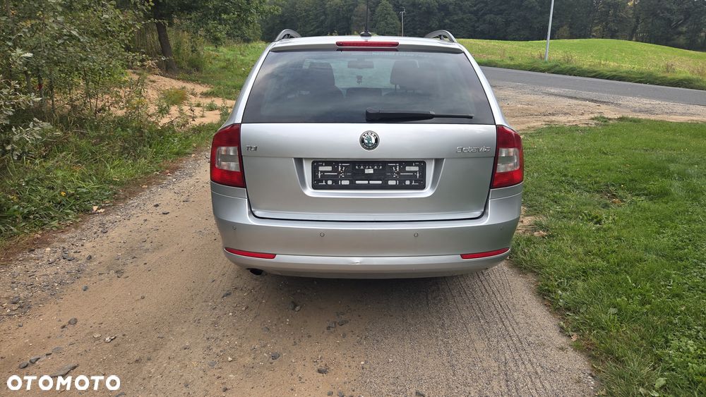 Skoda Octavia 1.6 TDI Family Plus - 5