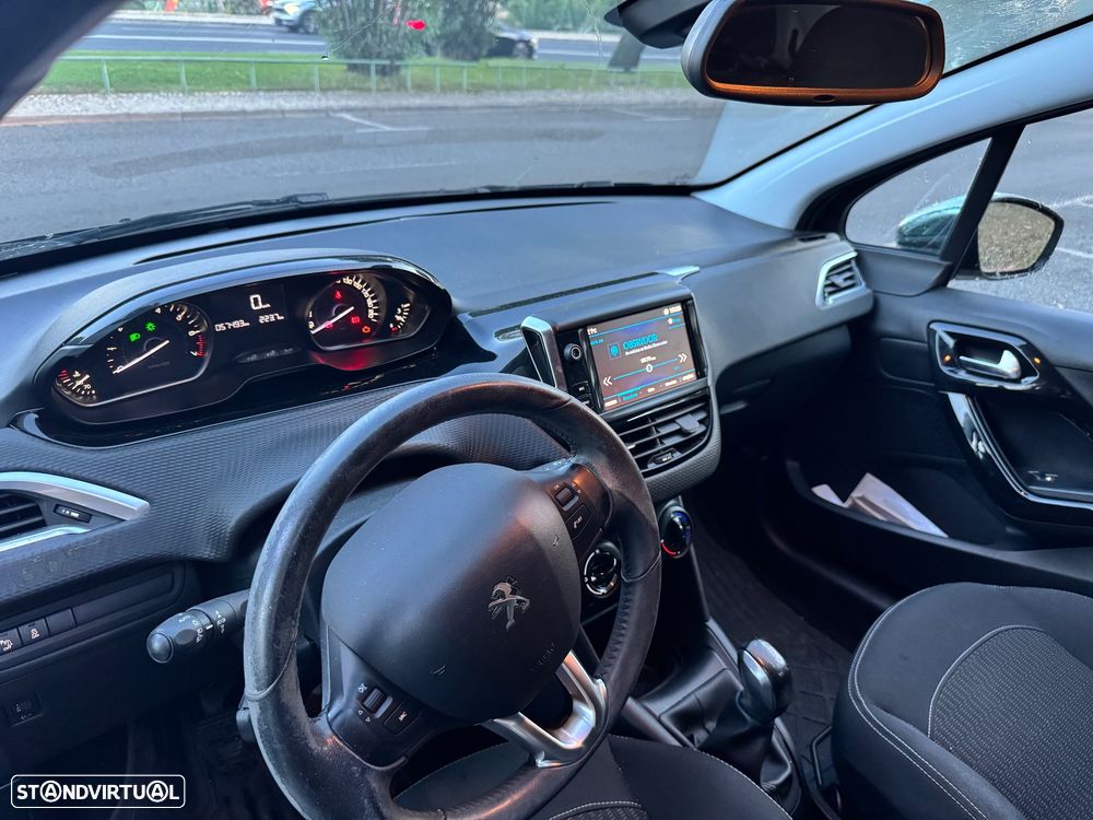 Peugeot 208 1.2 PureTech Style - 12