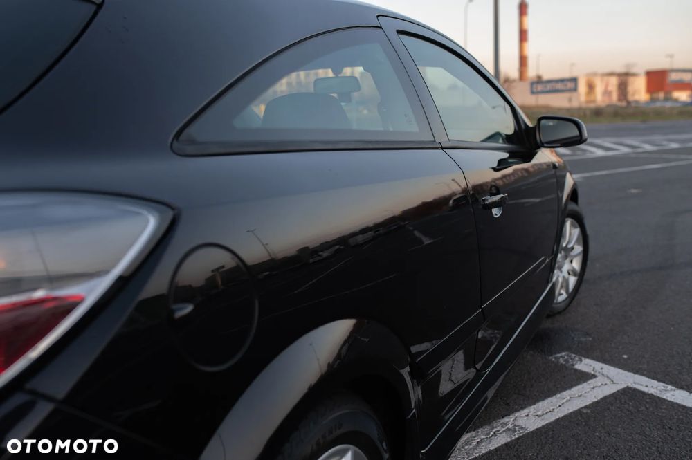 Opel Astra III GTC 1.6 Enjoy - 15