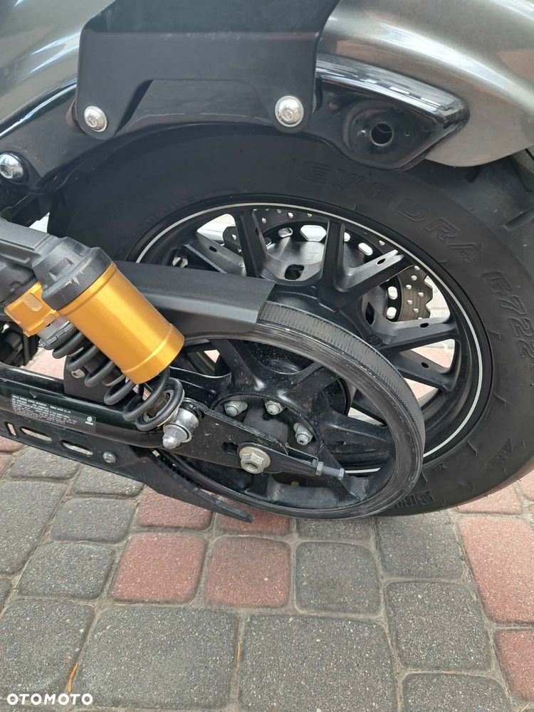 Yamaha XVS - 9
