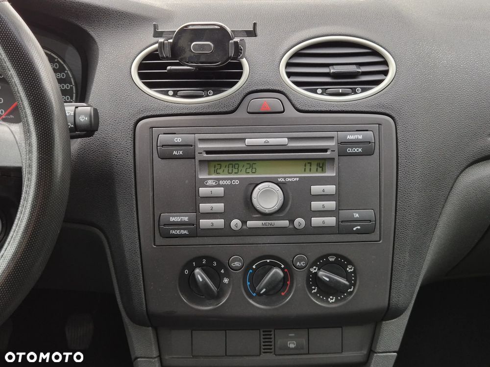 Ford Focus 1.4 Ambiente - 20