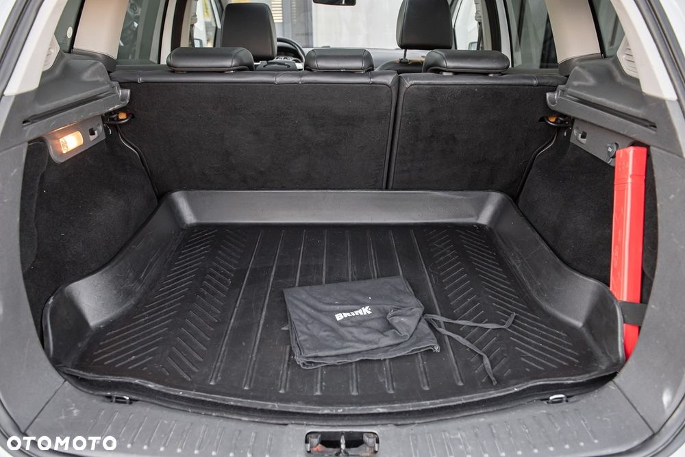 Ford Kuga 2.5 4x4 Champions Edition - 28