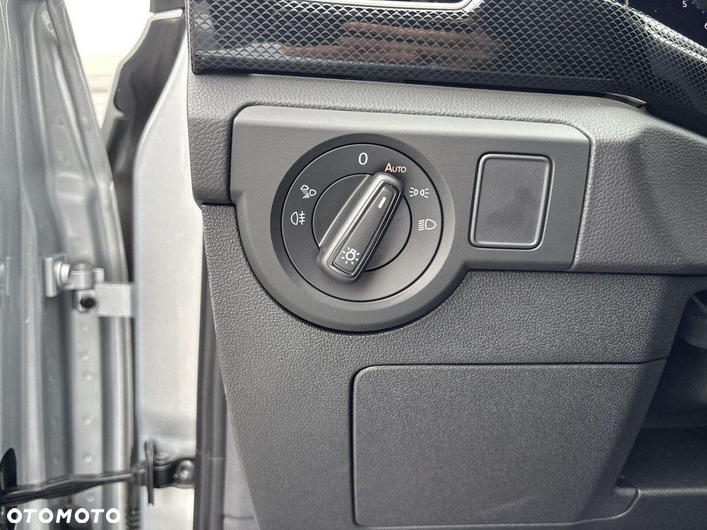 Volkswagen T-Cross - 32