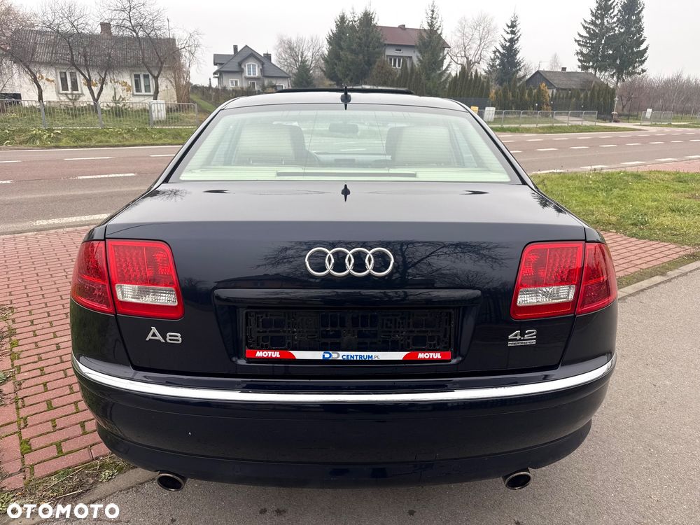Audi A8 4.2 Quattro - 6