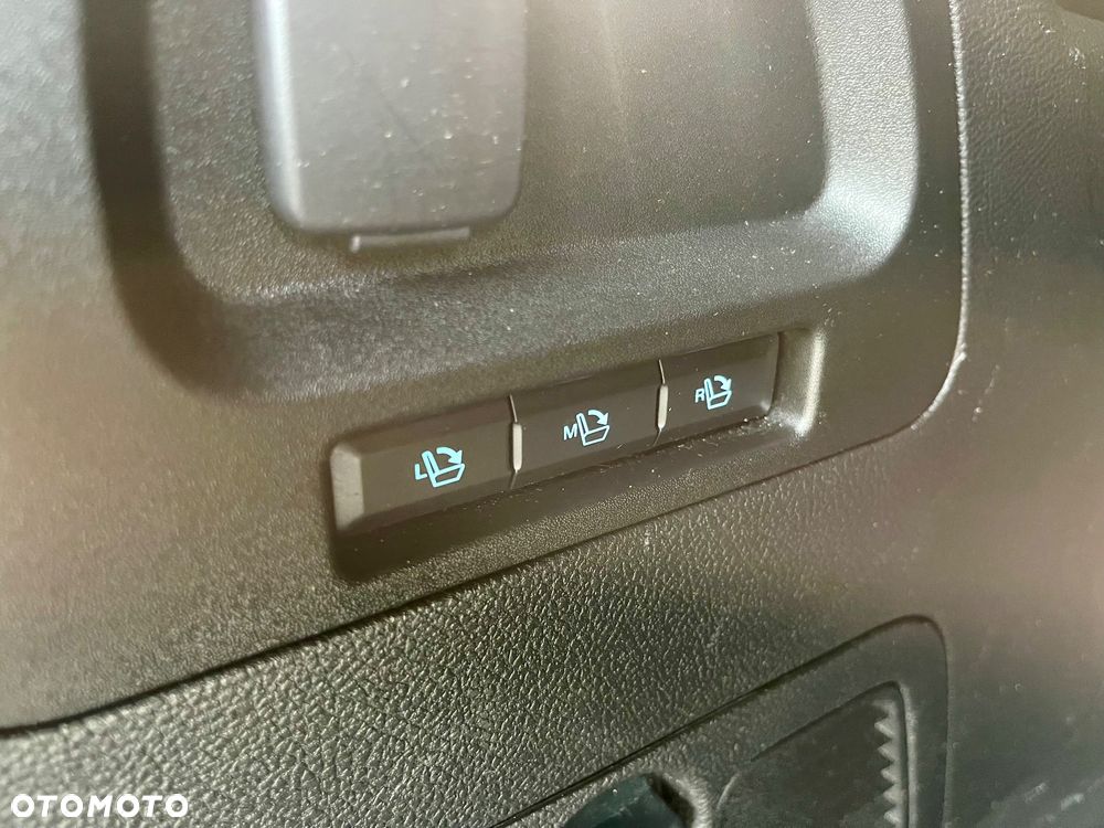 Ford S-Max 2.5 Duratec FHEV TITANIUM - 32