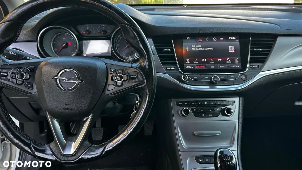 Opel Astra IV 1.6 CDTI Cosmo - 25