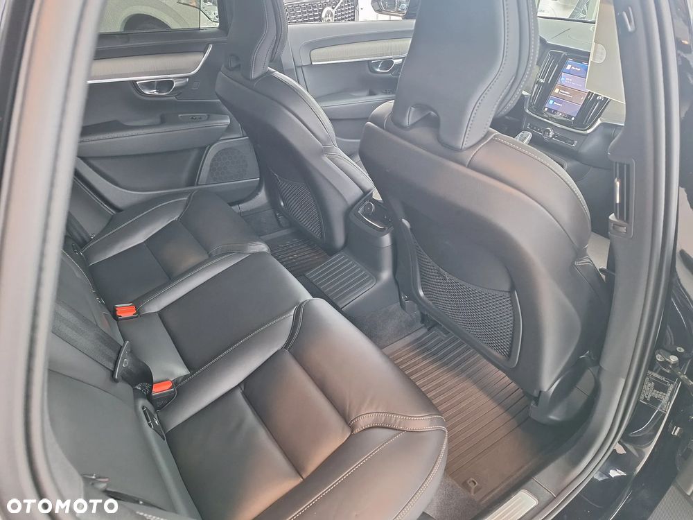 Volvo V90 T8 AWD Plug-In Hybrid Plus Dark - 13