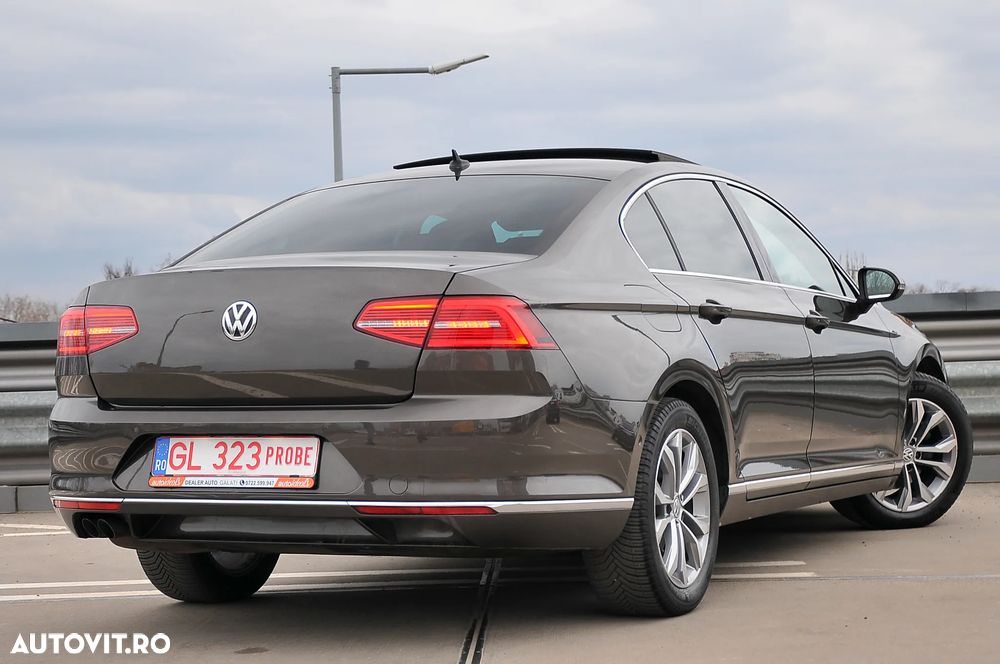 Volkswagen Passat 2.0 TDI DSG Highline - 11