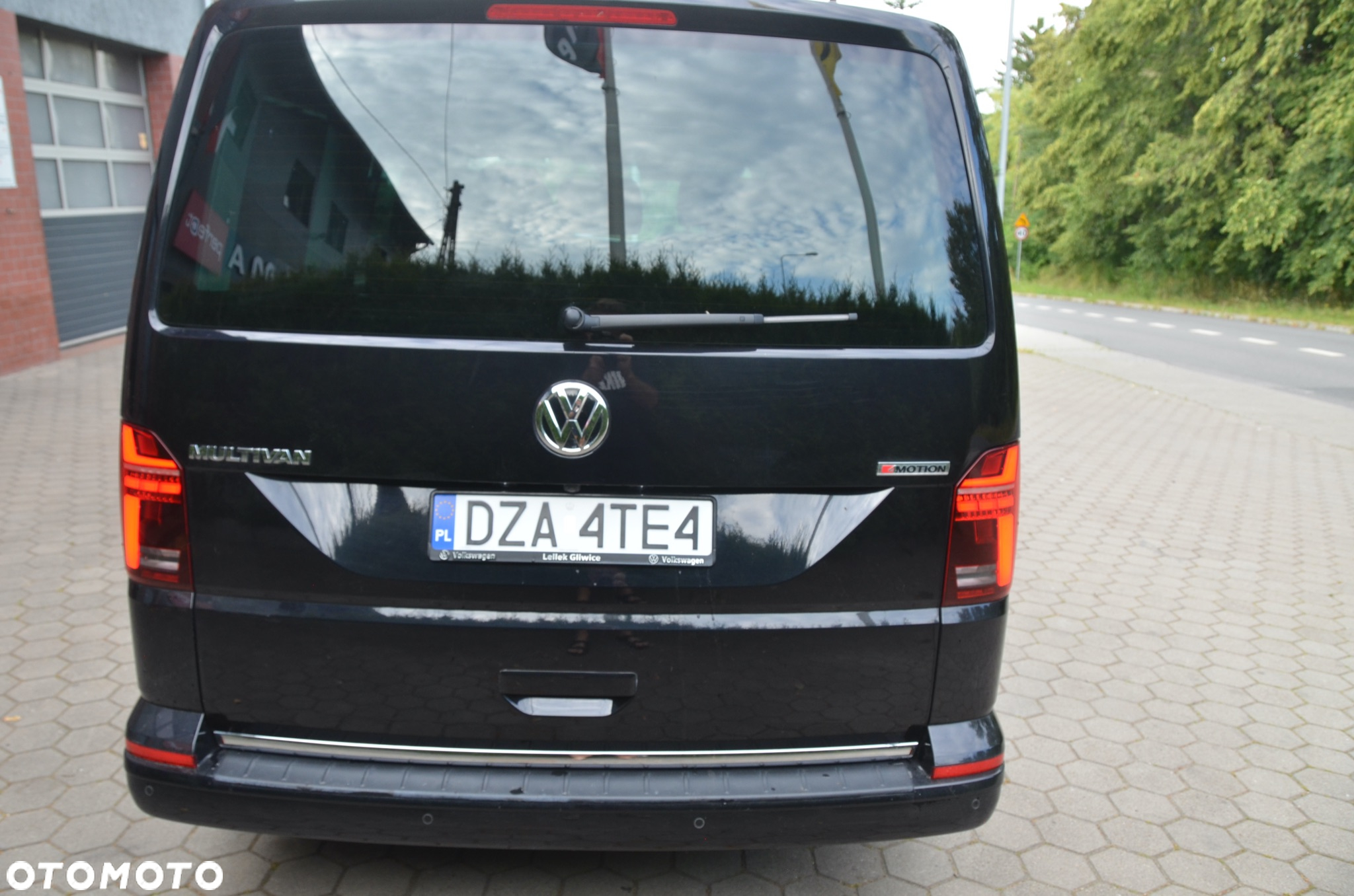 Volkswagen Multivan - 8