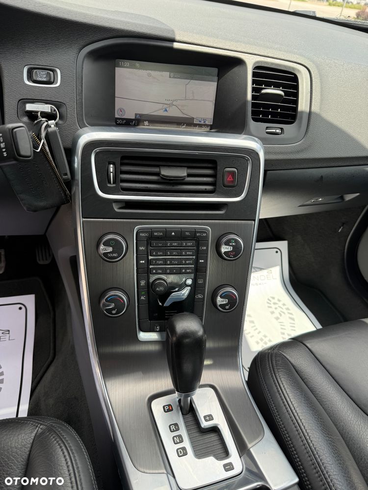 Volvo S60 D5 Geartronic Summum - 13