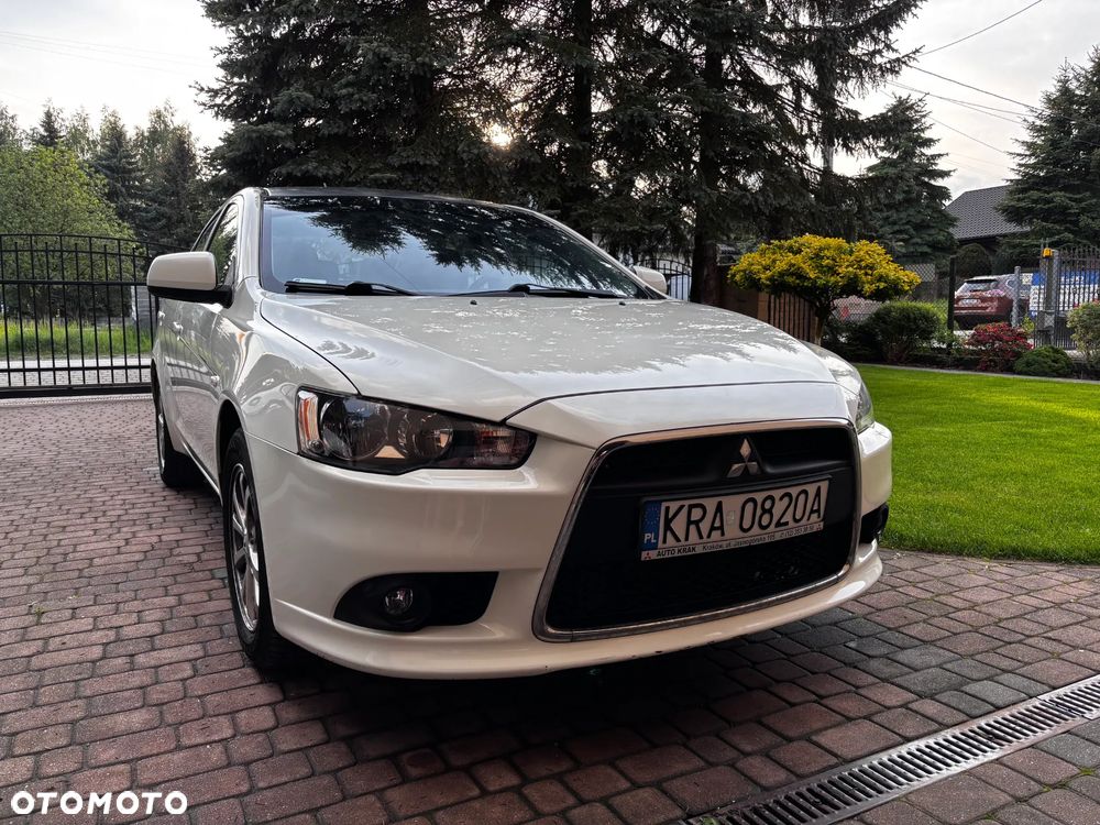 Mitsubishi Lancer 1.6 Invite - 1