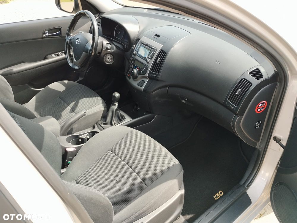 Hyundai i30 1.6 CRDi Comfort - 21