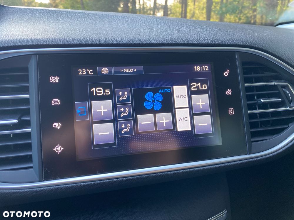 Peugeot 308 1.2 PureTech Allure S&S - 20