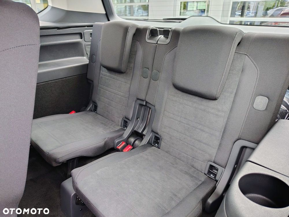 Volkswagen Touran - 23