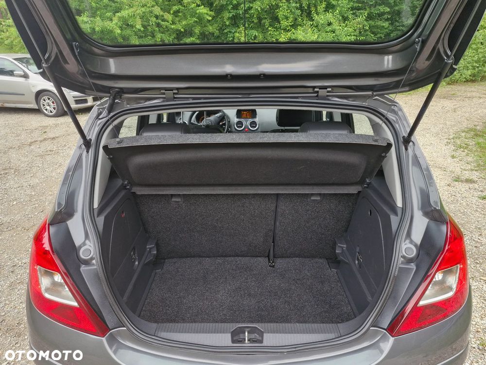 Opel Corsa 1.4 16V Cosmo - 18