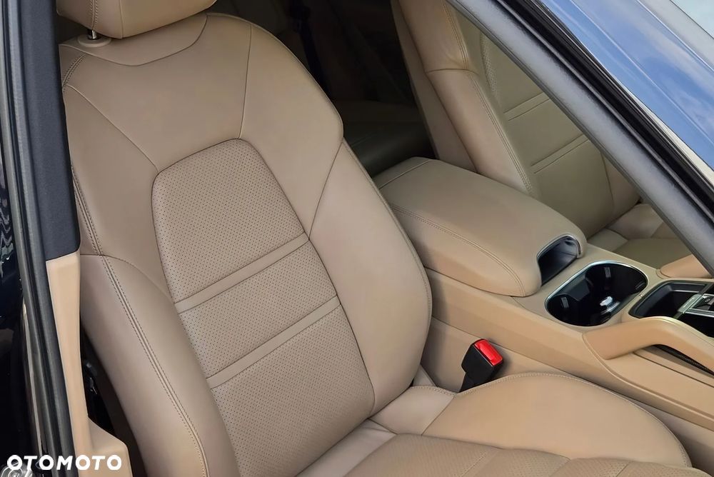 Porsche Cayenne Tiptronic S - 9