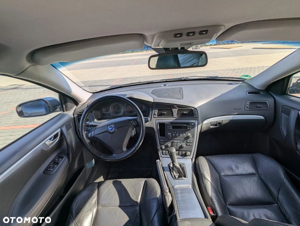 Volvo V70 2.4D5 Momentum - 12