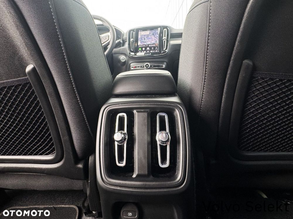 Volvo XC 40 - 24