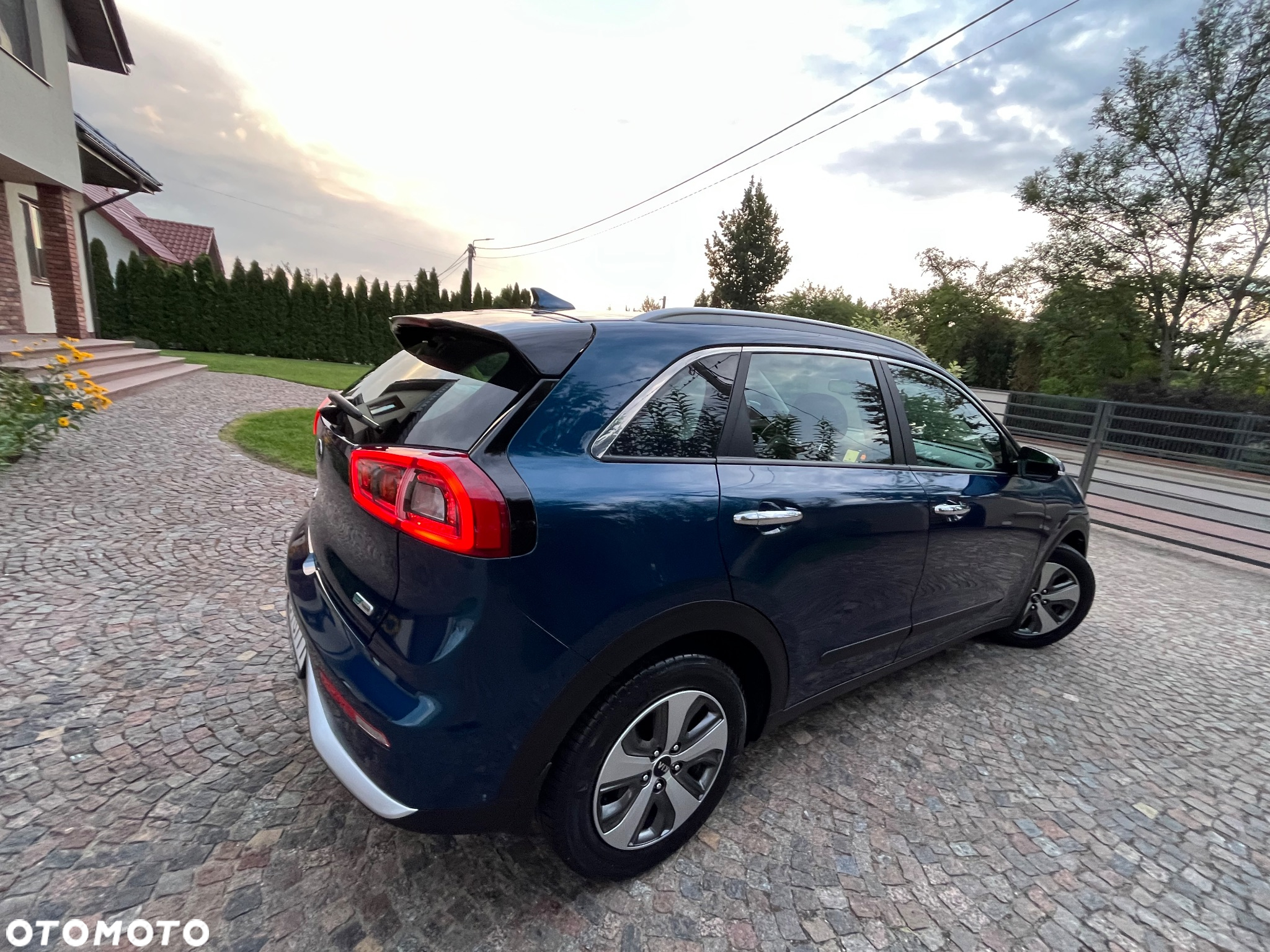 Kia Niro 1.6 GDI Hybrid L - 16