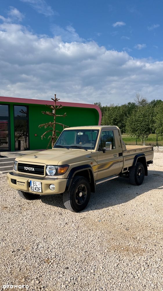Toyota Land Cruiser - 9