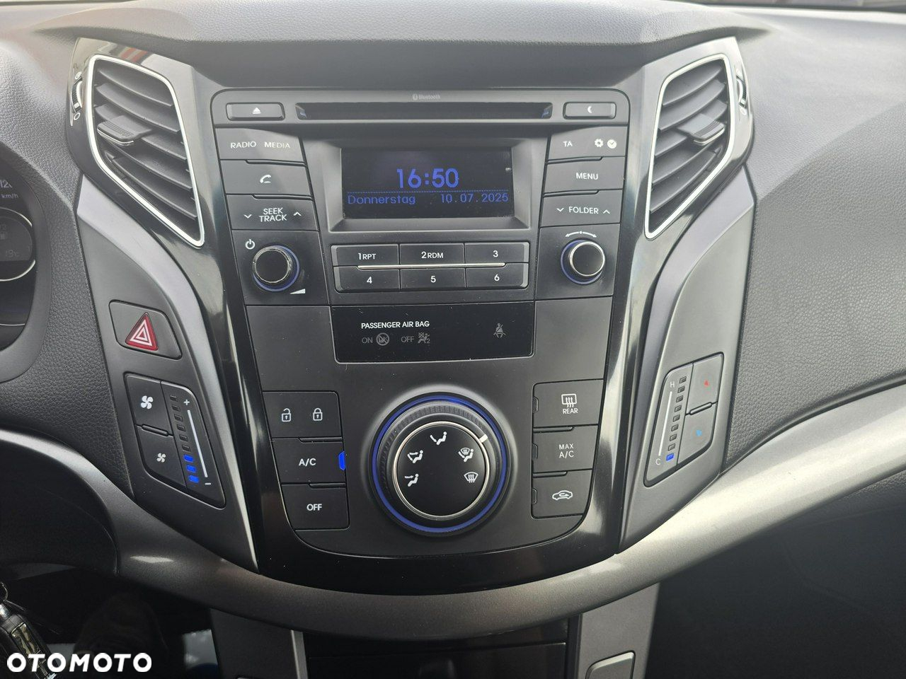 Hyundai i40 Kombi blue 1.6 Trend - 26