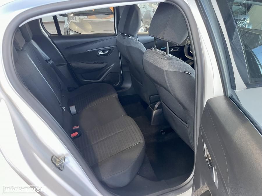Peugeot 208 1.2 PureTech SE Style - 23
