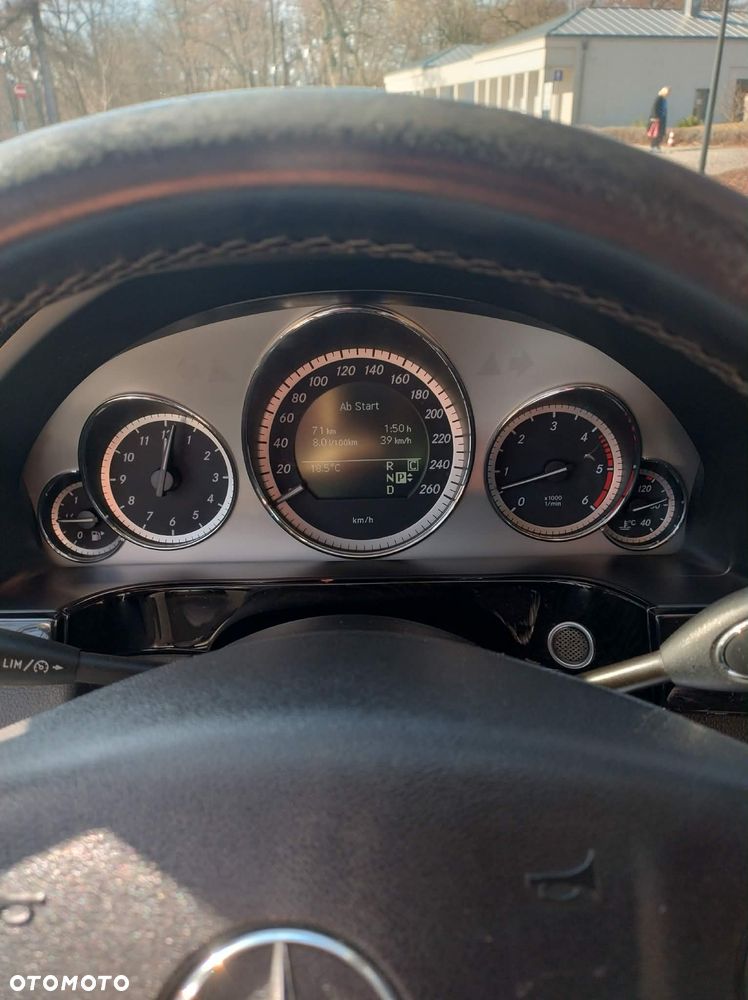 Mercedes-Benz Klasa E 350 CDI DPF BlueEFFICIENCY 7G-TRONIC Avantgarde - 6