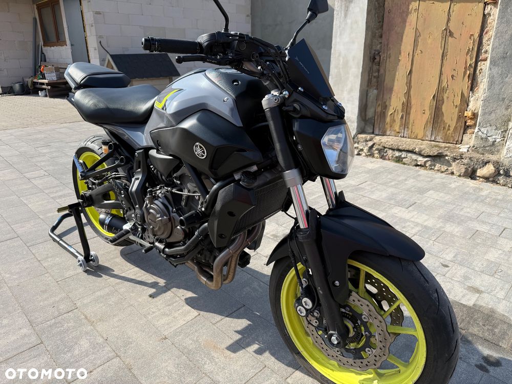 Yamaha MT - 2