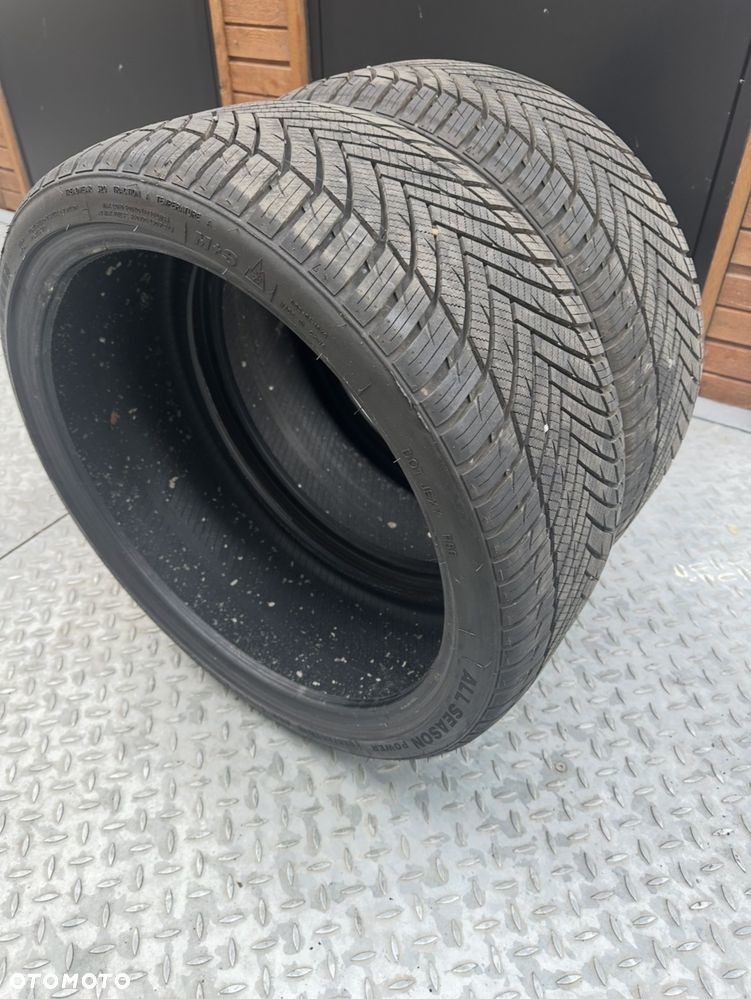 Opony 225/30 R19 2 sztuki jak nowe - 2
