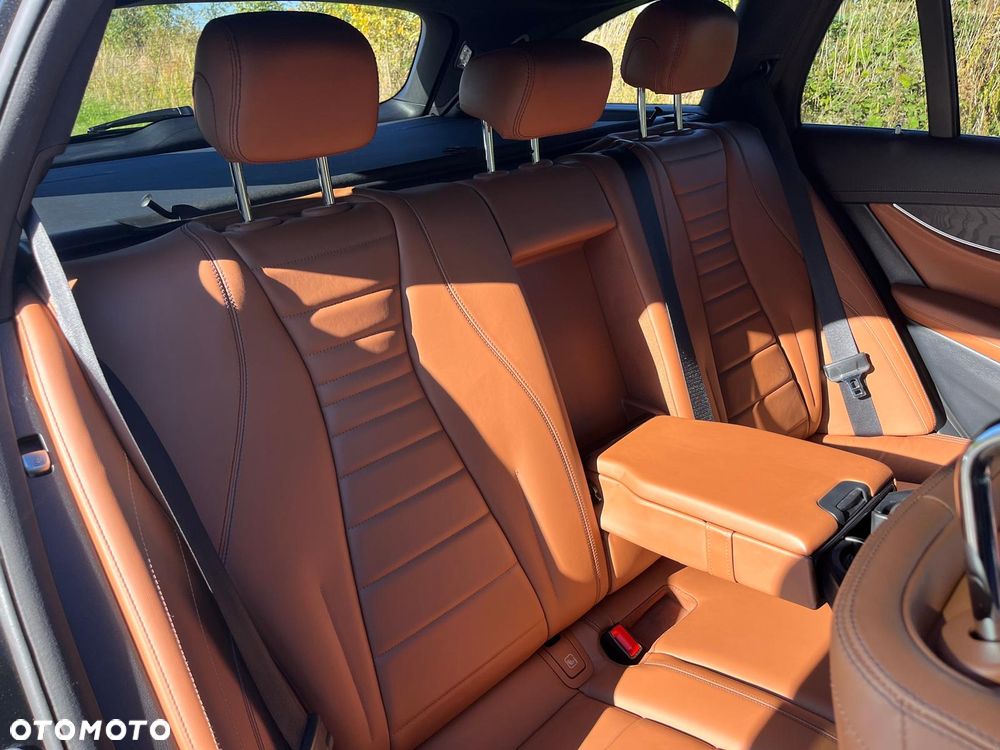 Mercedes-Benz Klasa E 220 d 9G-TRONIC AMG Line - 32
