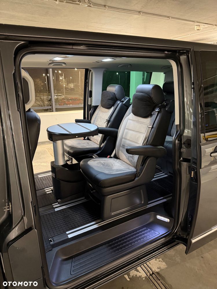 Volkswagen Multivan - 12