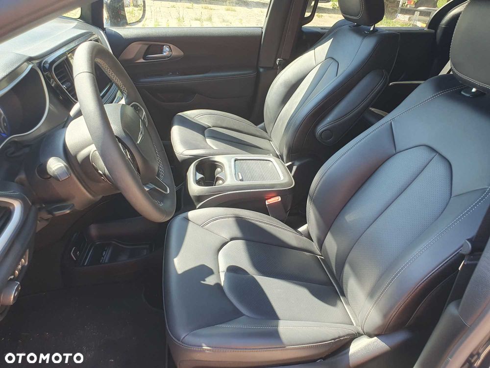 Chrysler Pacifica - 6
