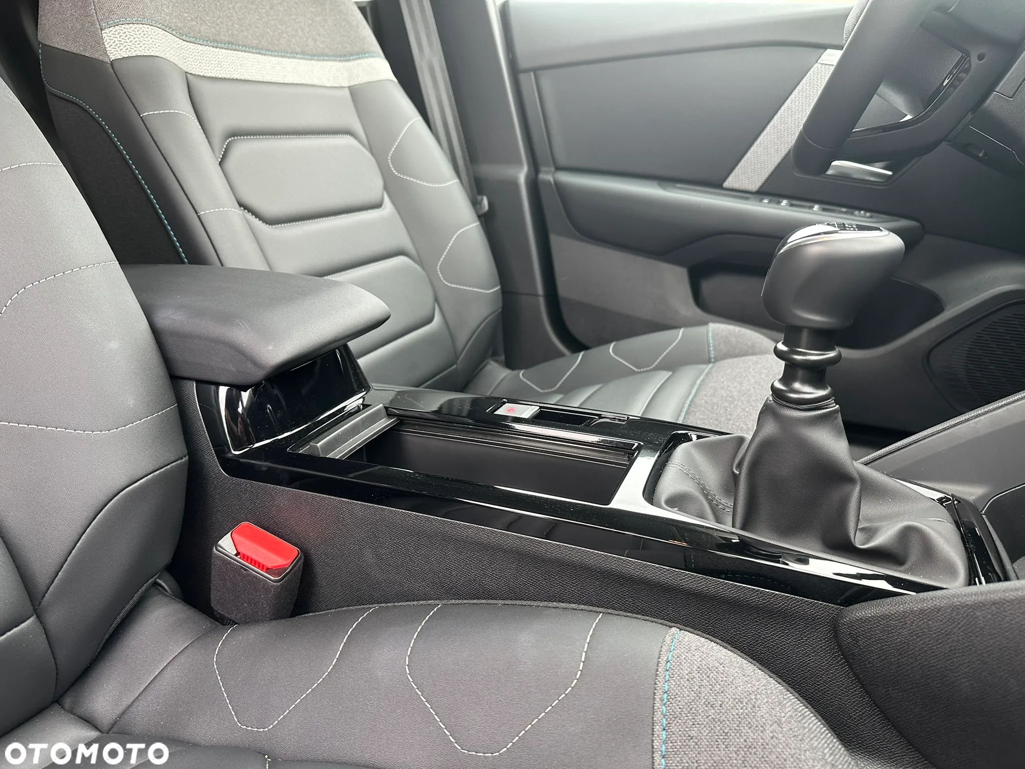Citroën C4 1.2 PureTech Max S&S - 19