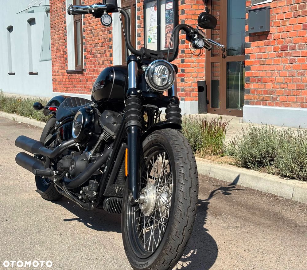 Harley-Davidson Softail Street Bob - 2
