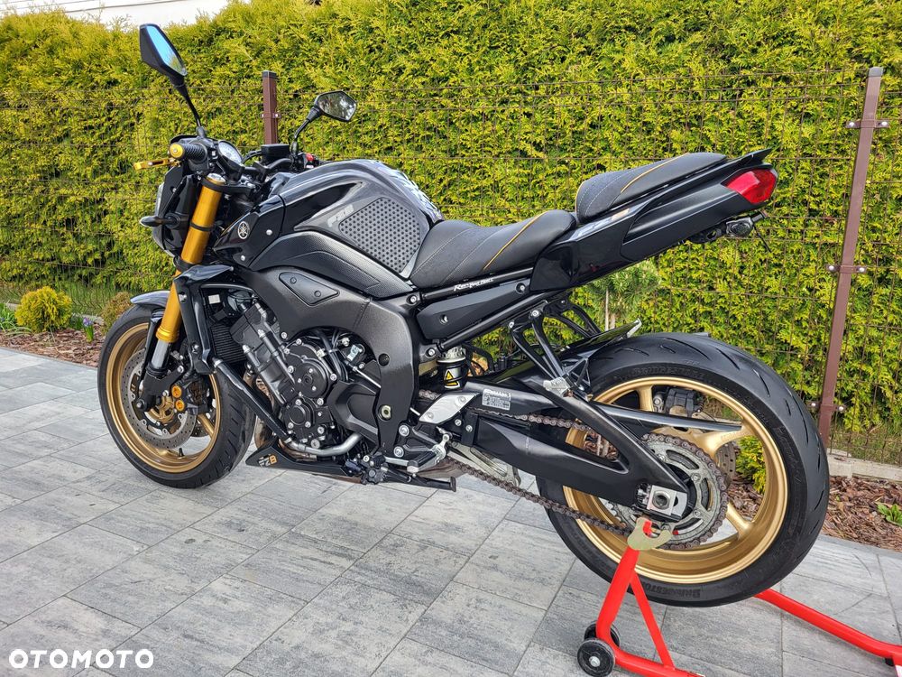 Yamaha FZ8 - 4