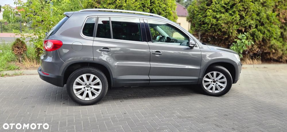 Volkswagen Tiguan 2.0 TDI DPF BlueMotion Technology Exclusive - 16