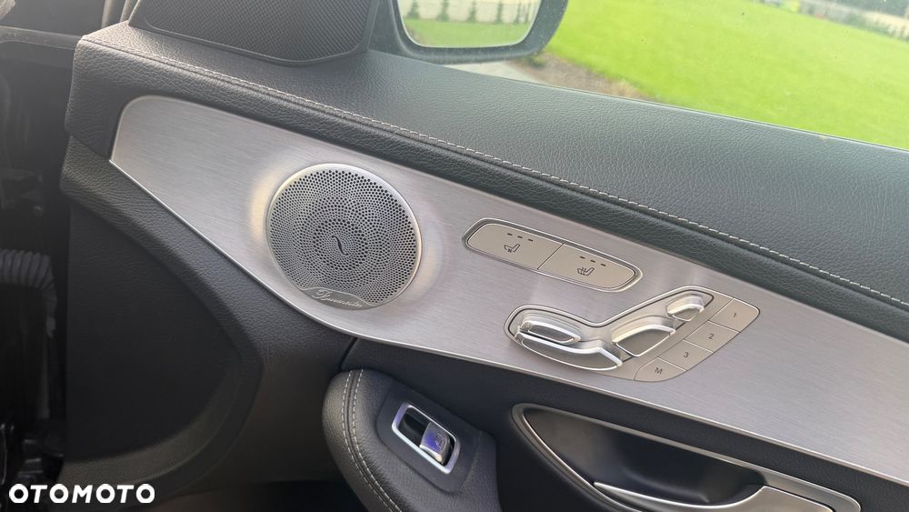 Mercedes-Benz Klasa C AMG 43 4Matic AMG TCT 9G - 16