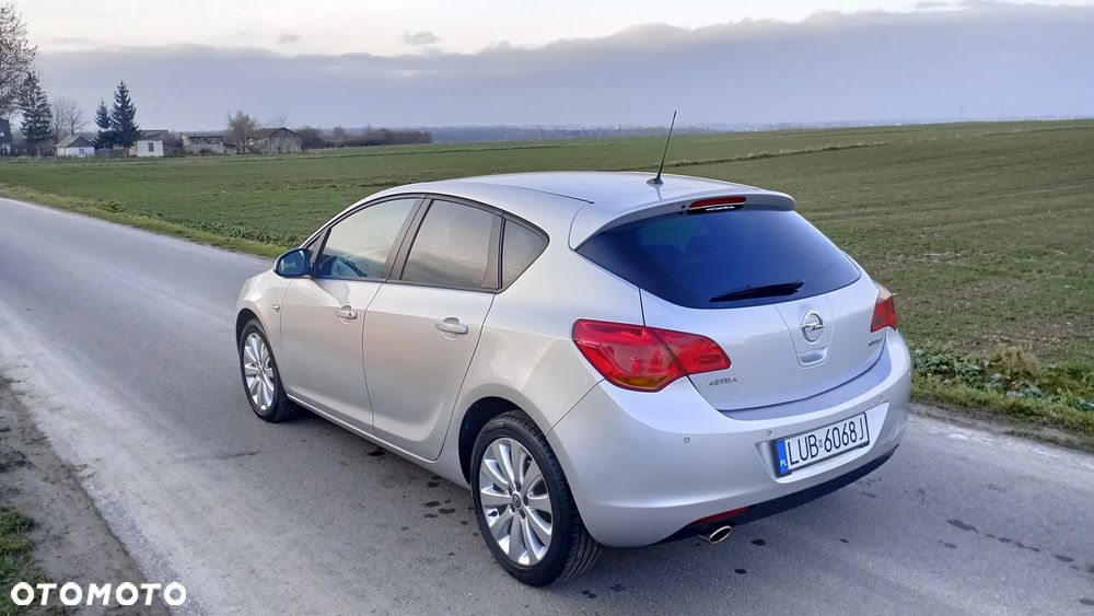 Opel Astra 1.4 Turbo Cosmo - 18