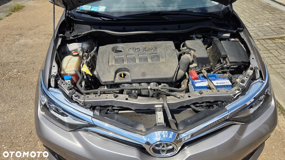 Toyota Auris 1.6 Premium Comfort - 24
