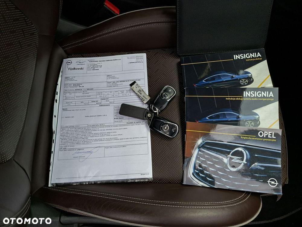 Opel Insignia 2.0 T 4x4 Exclusive S&S - 38
