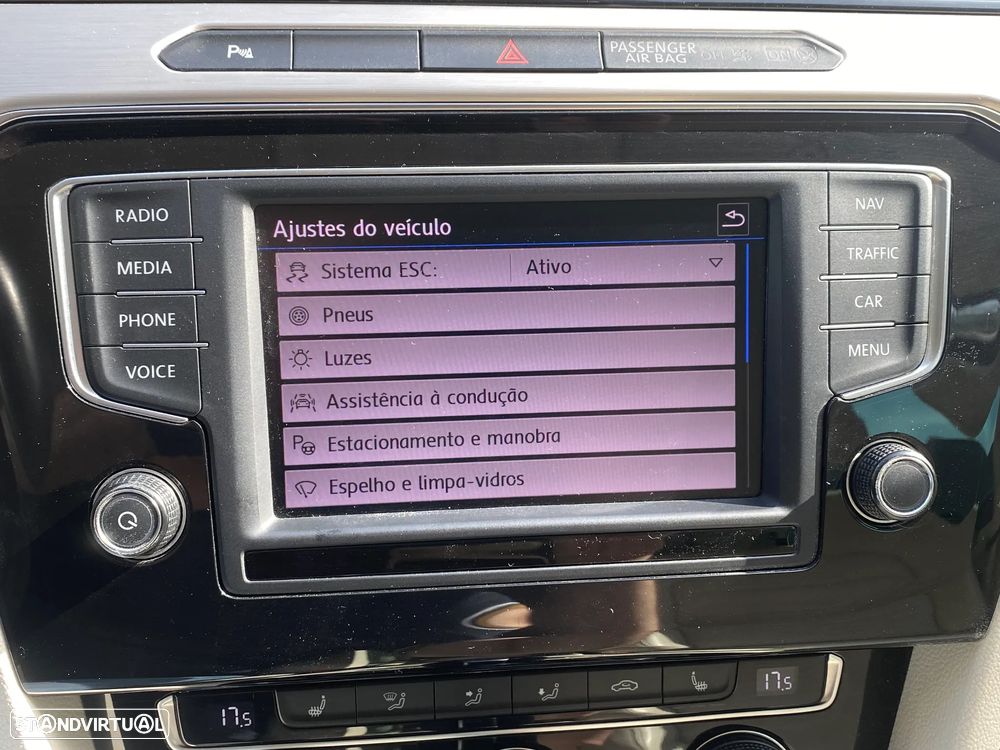 VW Passat Variant - 25