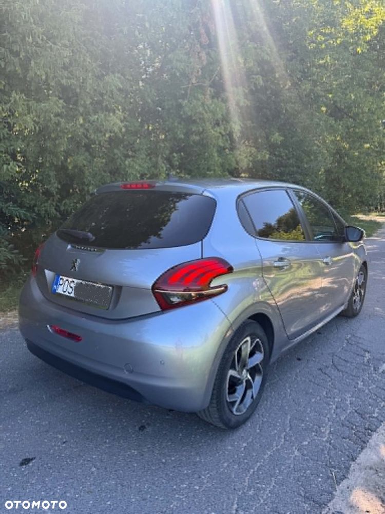 Peugeot 208 1.5 BlueHDi Allure S&S - 2