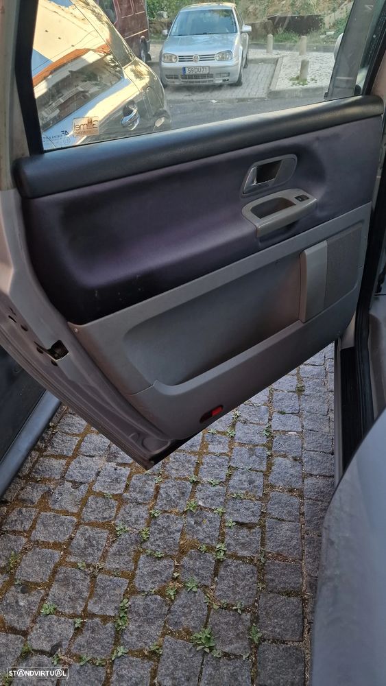 Ford Galaxy 1.9 TDi GLX - 8