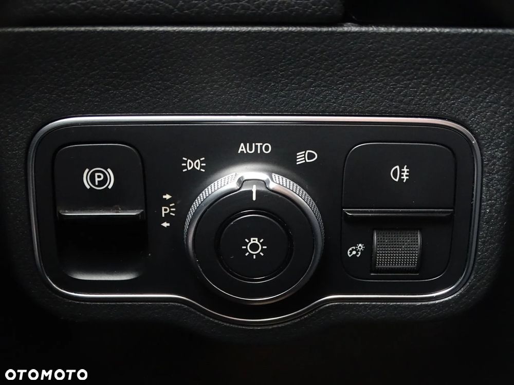 Mercedes-Benz Klasa B 180 Style - 18