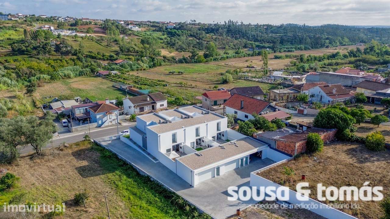 Moradia Geminada T3+1 Venda em Milagres,Leiria - Grande imagem: 4/48